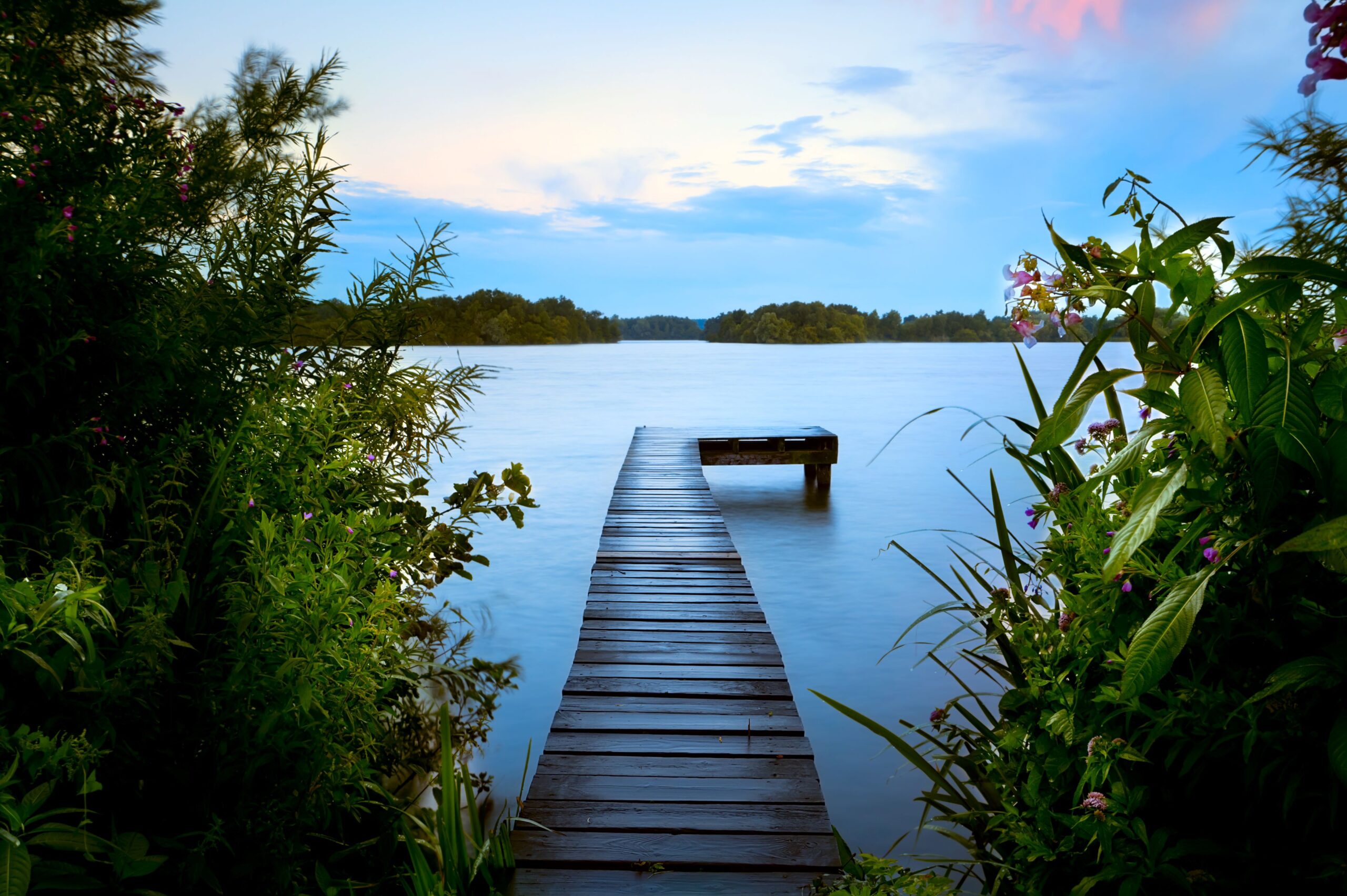 A serene landscape representing hope and recovery, emphasizing the importance of seeking supportive care through IOP, PHP, and virtual treatment.